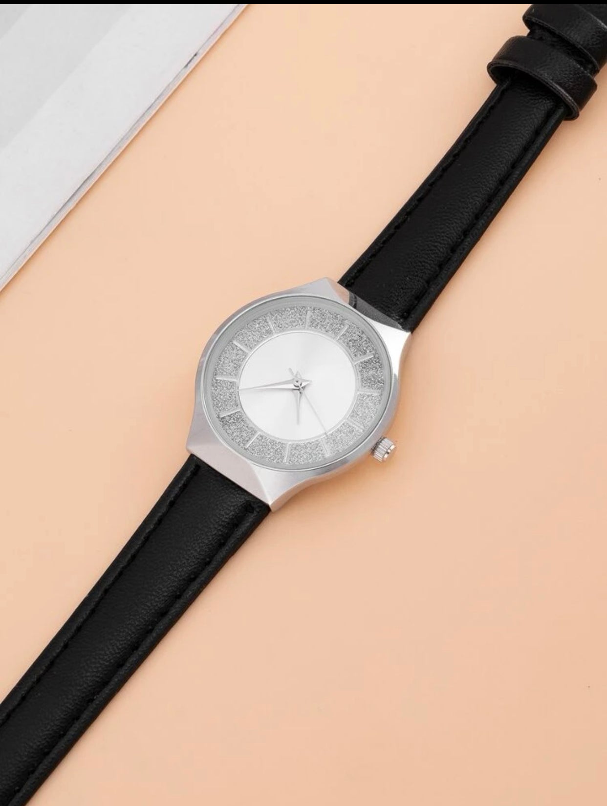 Glitter round pointer quartz watch