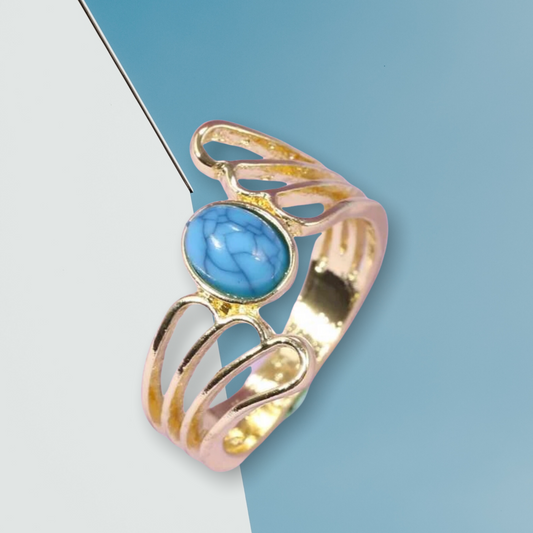 Gold plated turquoise decor ring. Size 8.