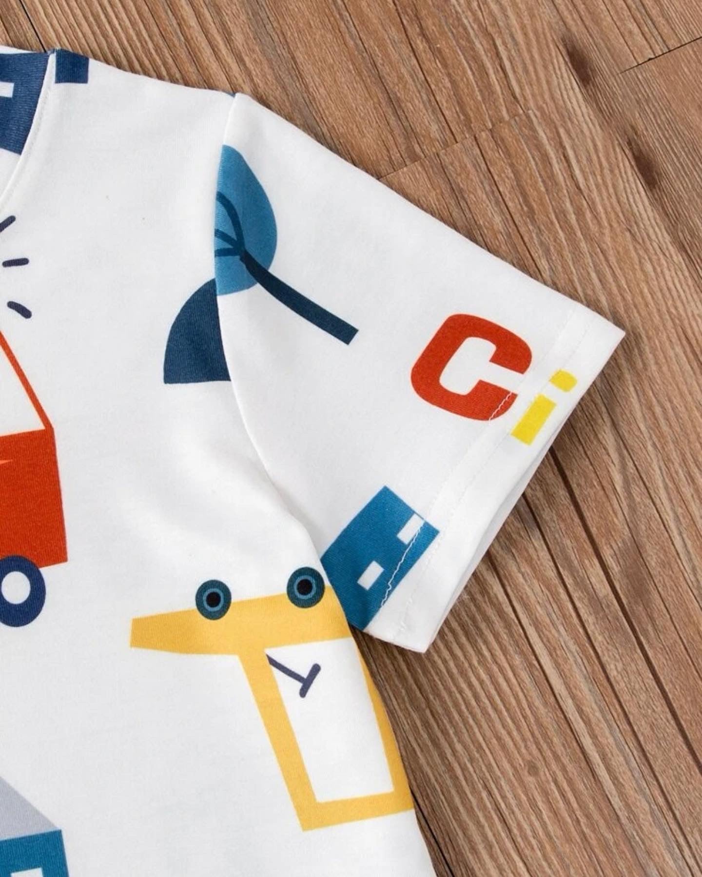 Toddler boys car & letter graphic tee