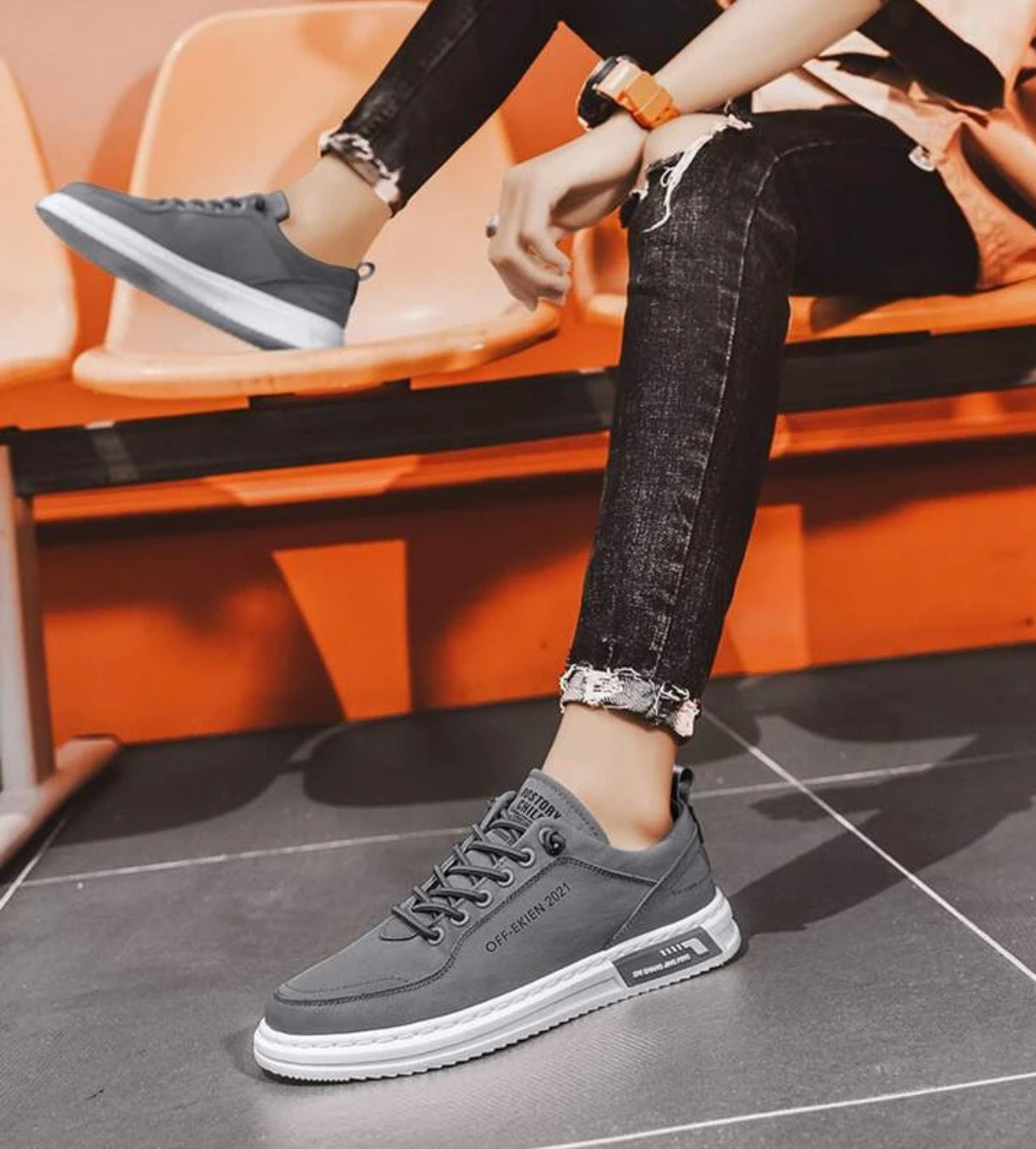 Grey men’s letter graphic skate shoes