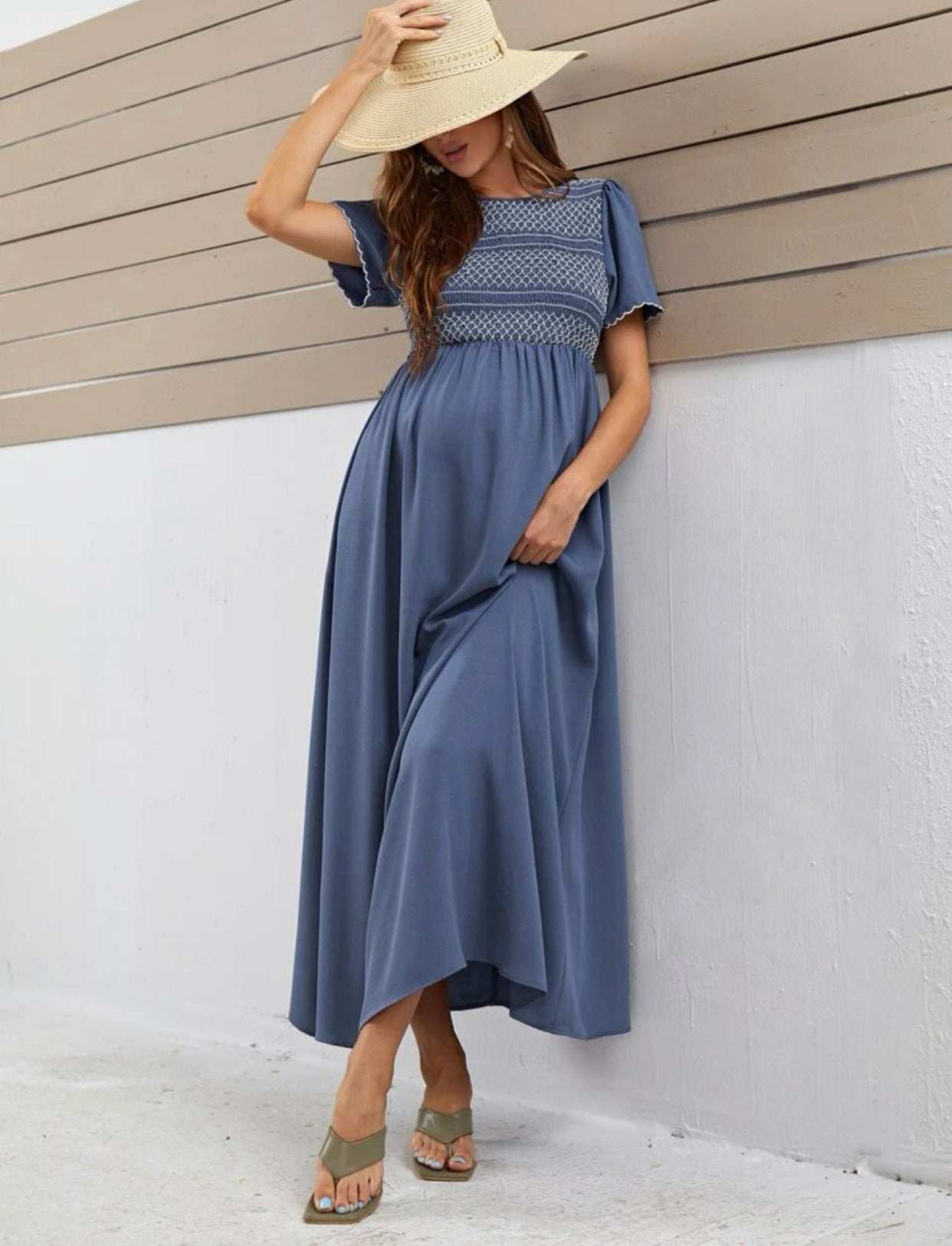 Maternity keyhole back wavy sleeve edge dress