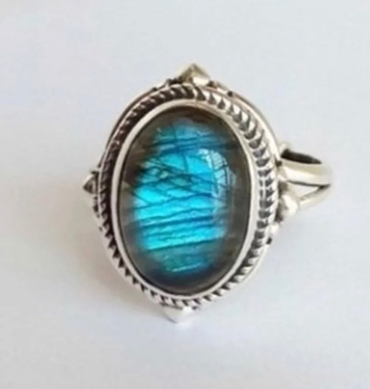 Shell marble texture ring European and American classic. Size 8.