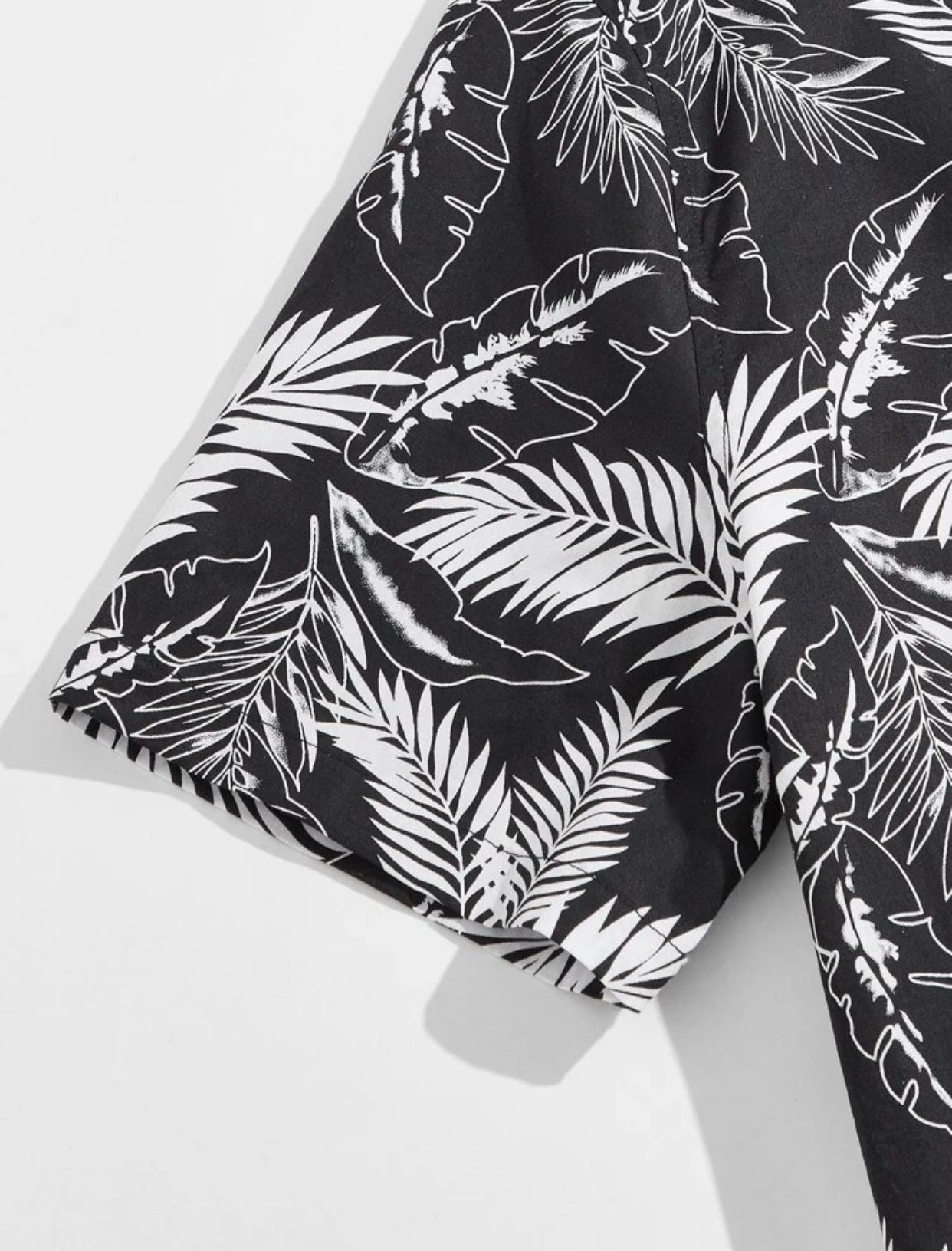 Men’s notch collar tropical print shirt and drawstring waist patched detail shorts set