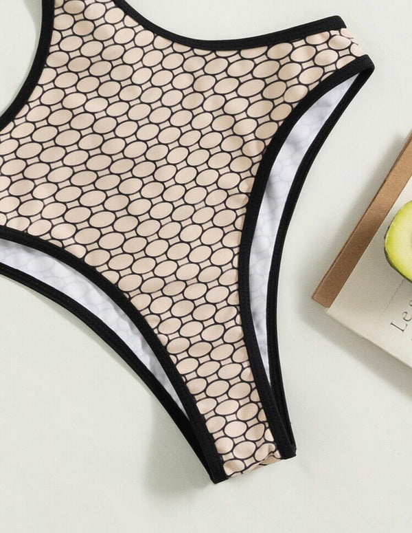Ring linked cut out one piece swimsuit