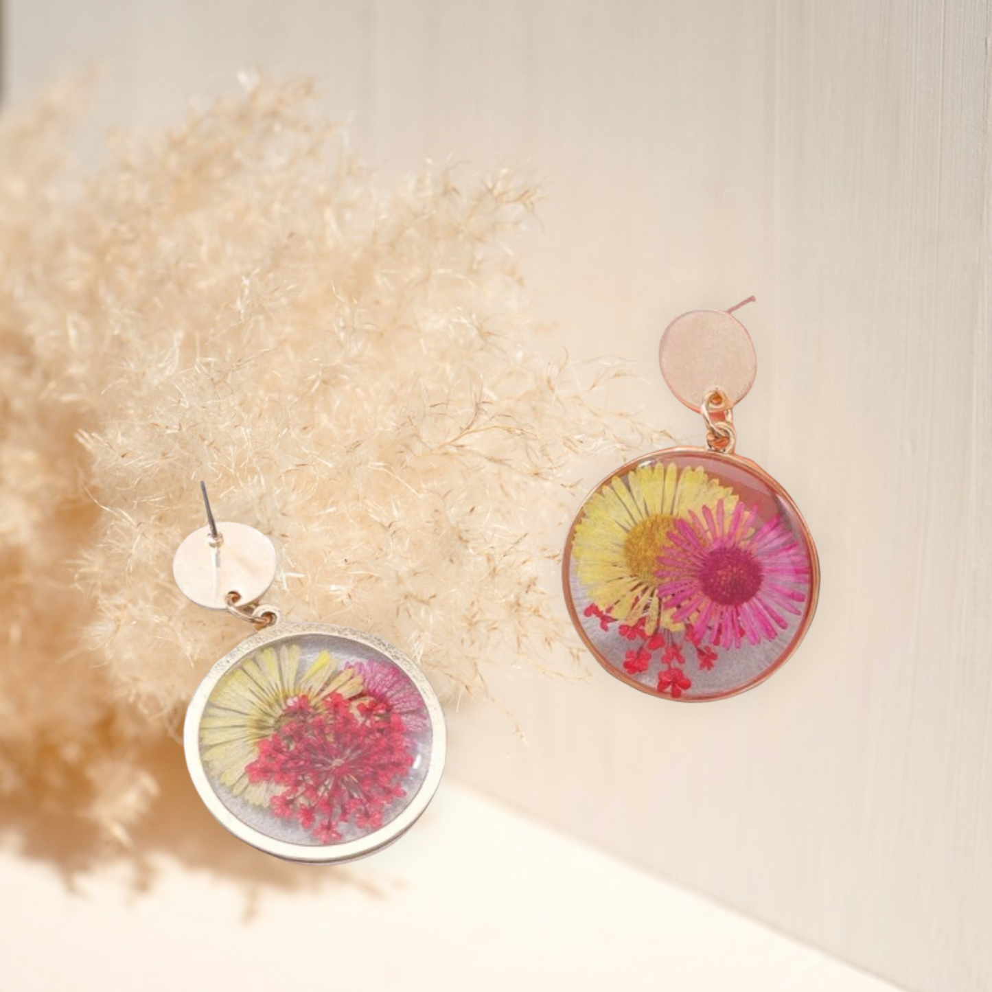 Dried flower decor round drop earrings