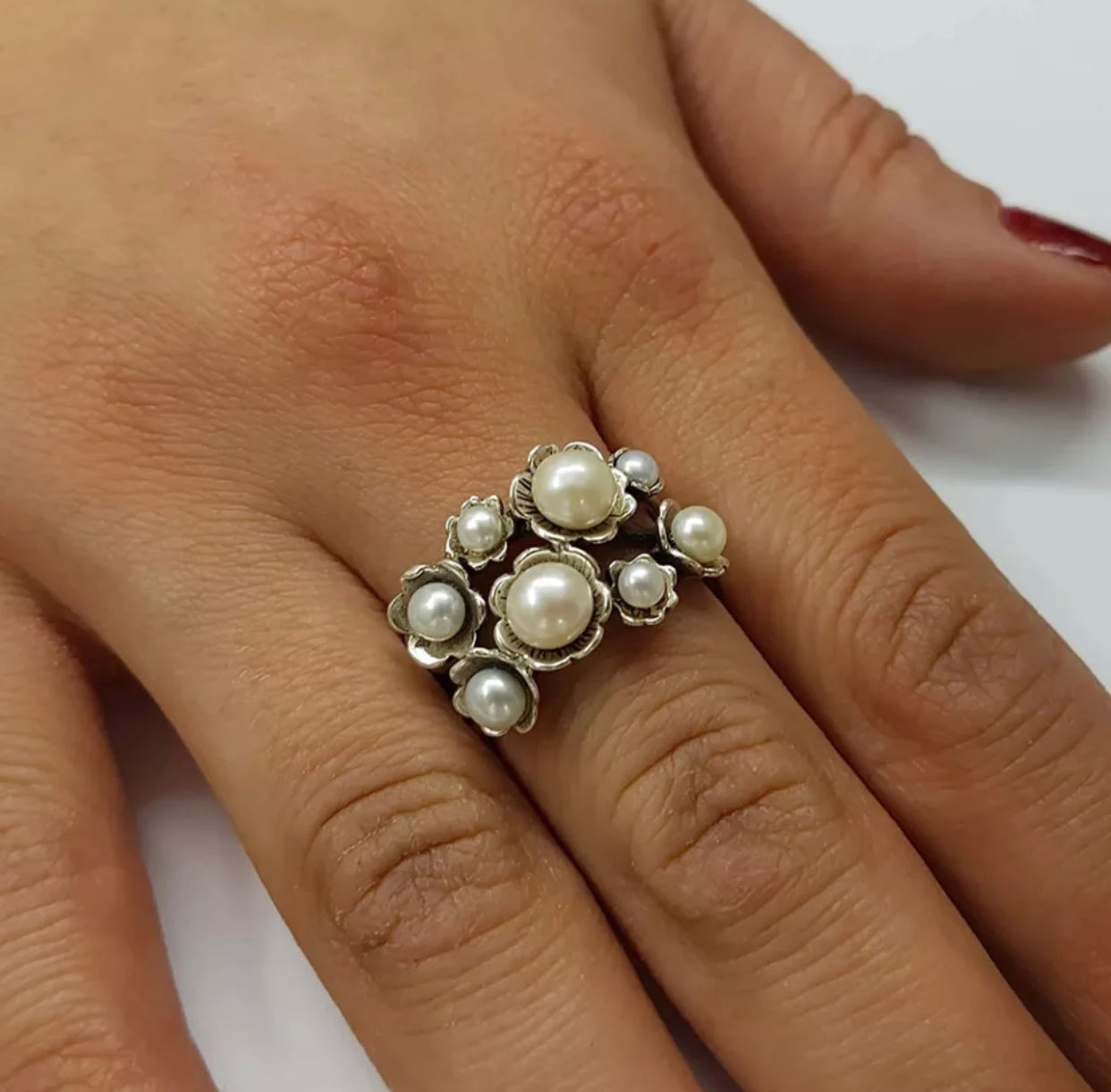 Trendy Vintage Luxurious 4 Circles Of Pearl Flowers Alloy Ladies Ring Weekend Party Bar Club Jewelry Accessories Set