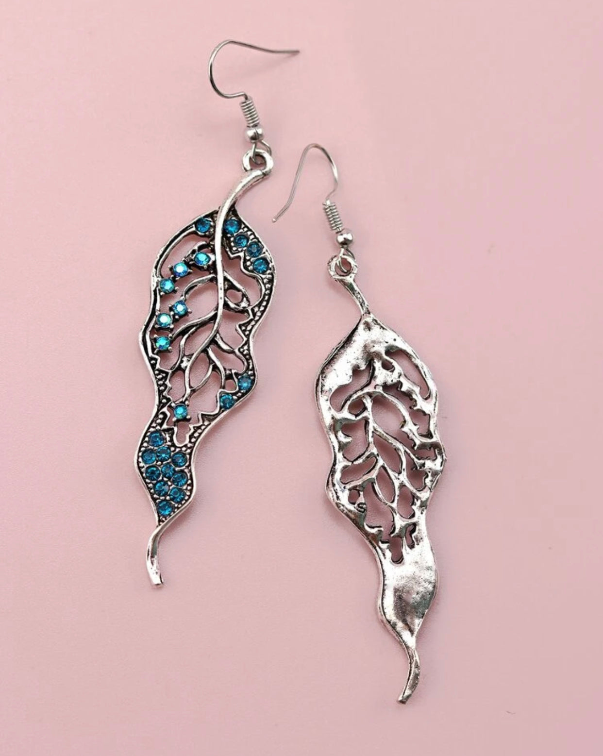 Rhinestone detail hollow out leaf drop earrings