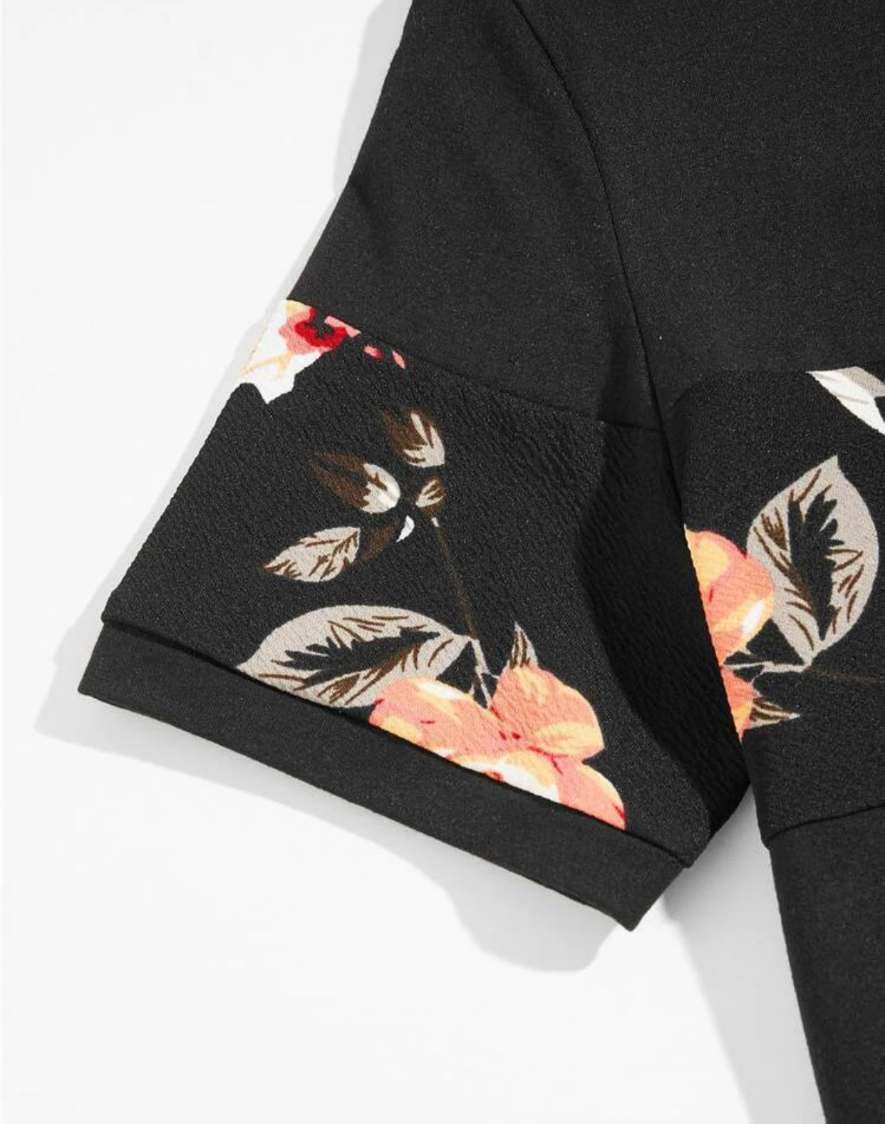 Men’s floral print top and drawstring waist shorts set