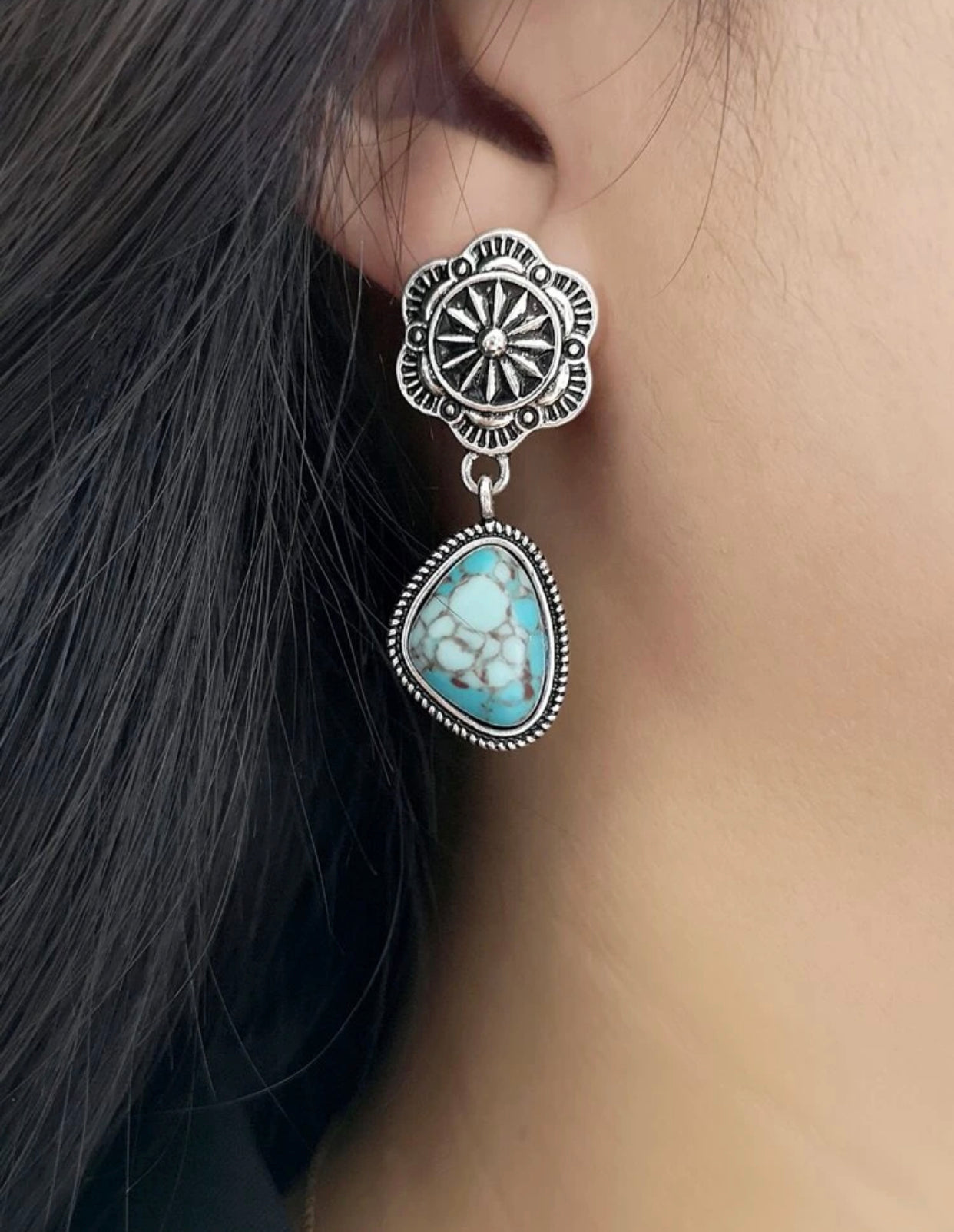 Stunning turquoise decor drop earrings