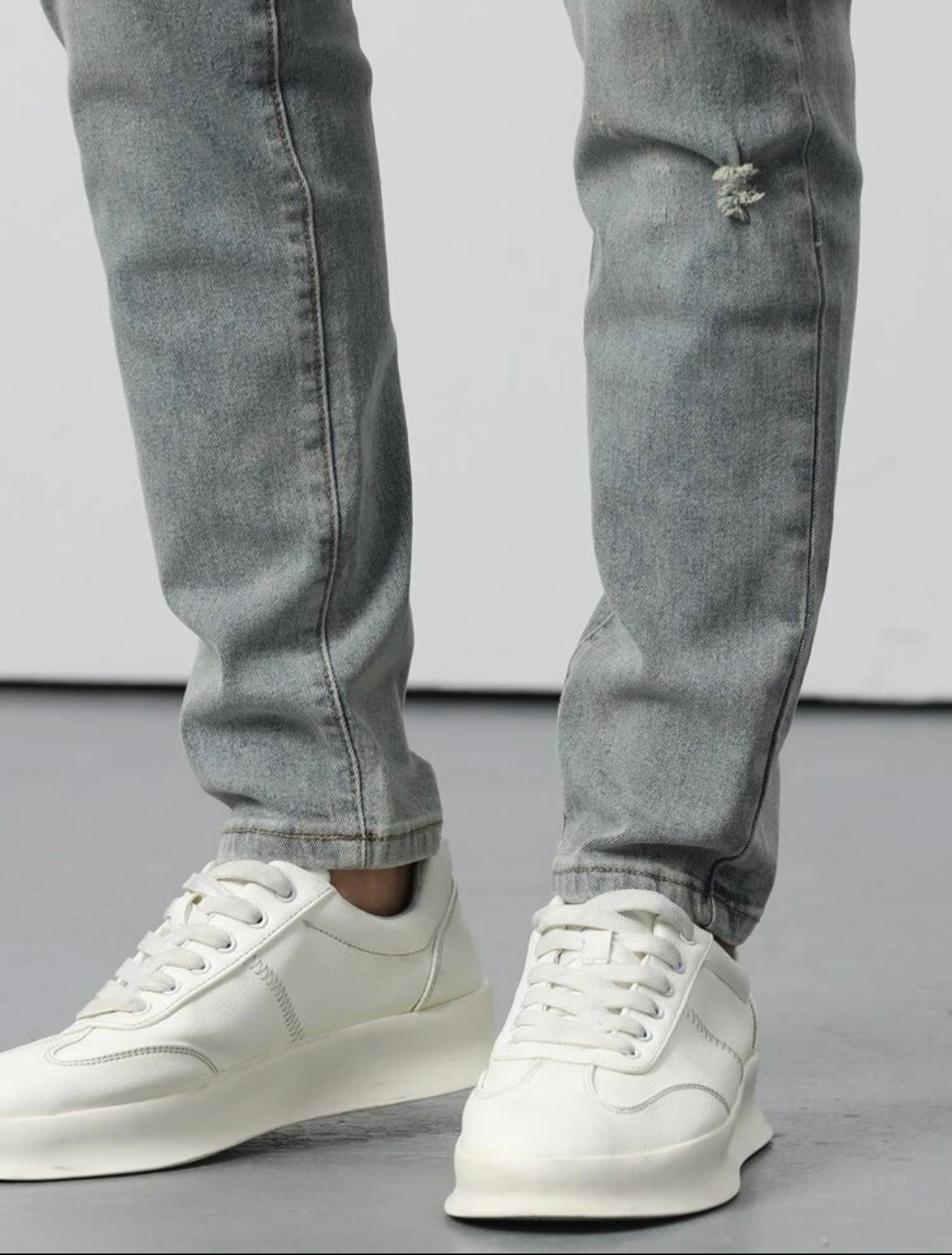 Men’s bleach wash ripped skinny jeans