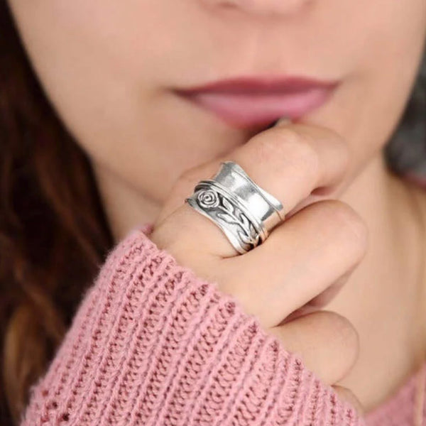 Vintage Silver Color Hand Carved Flower Ring. Size 9.