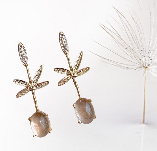 Oval & leaf decor stud earrings