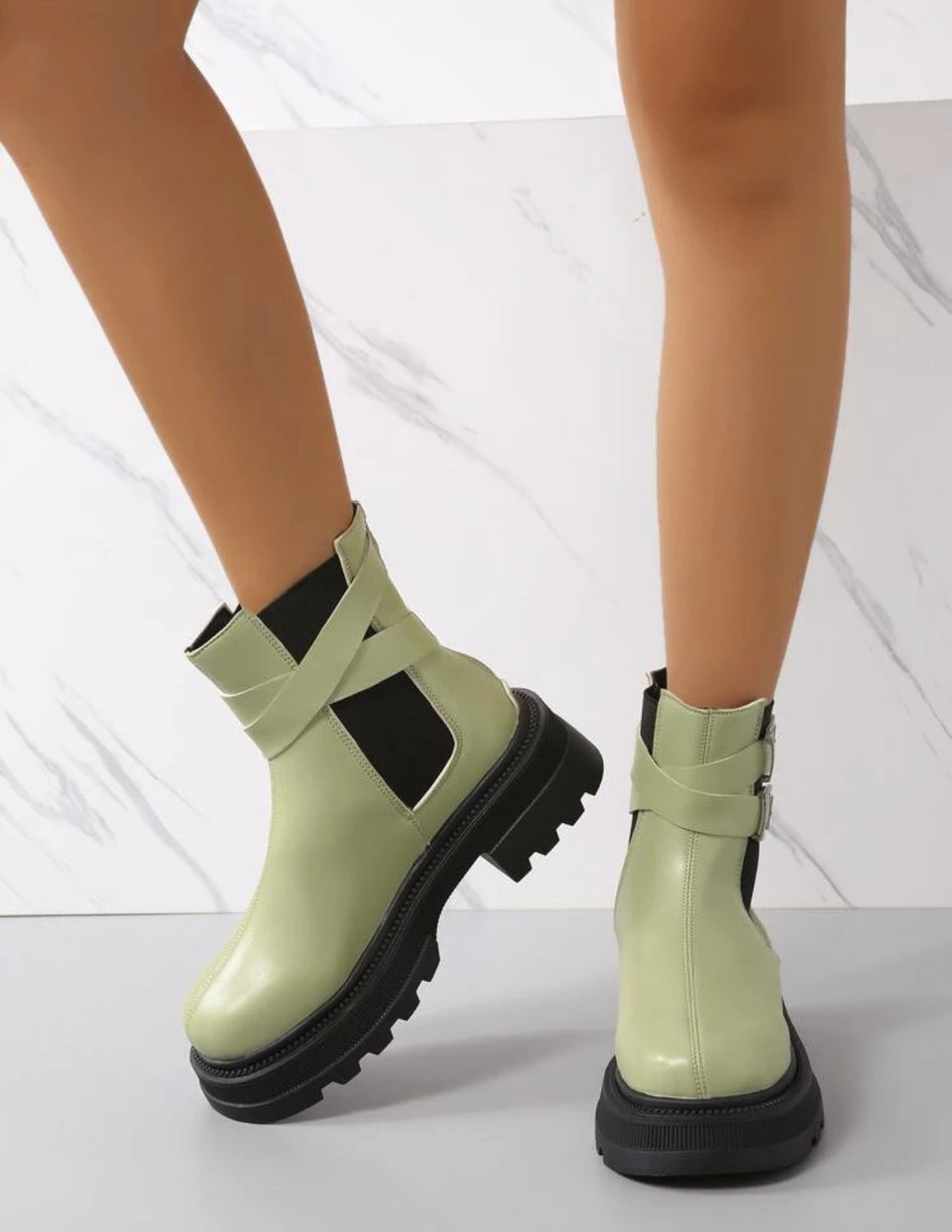 Buckle decor Chelsea Boots