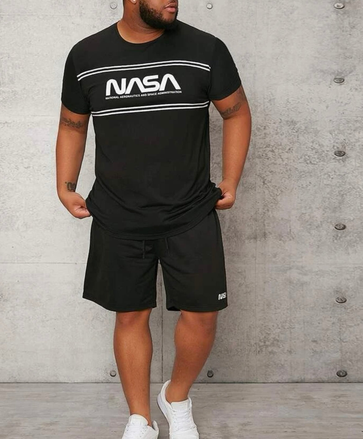 Extended sizes men striped & letter graphic tee and drawstring shorts