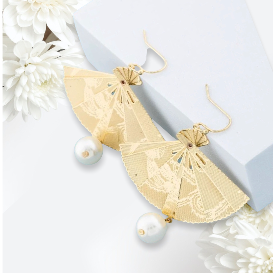 Faux pearl & folding fan dangle earrings