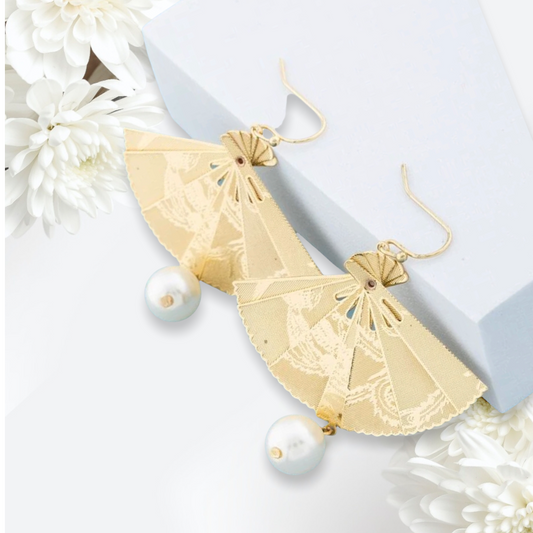 Faux pearl & folding fan dangle earrings