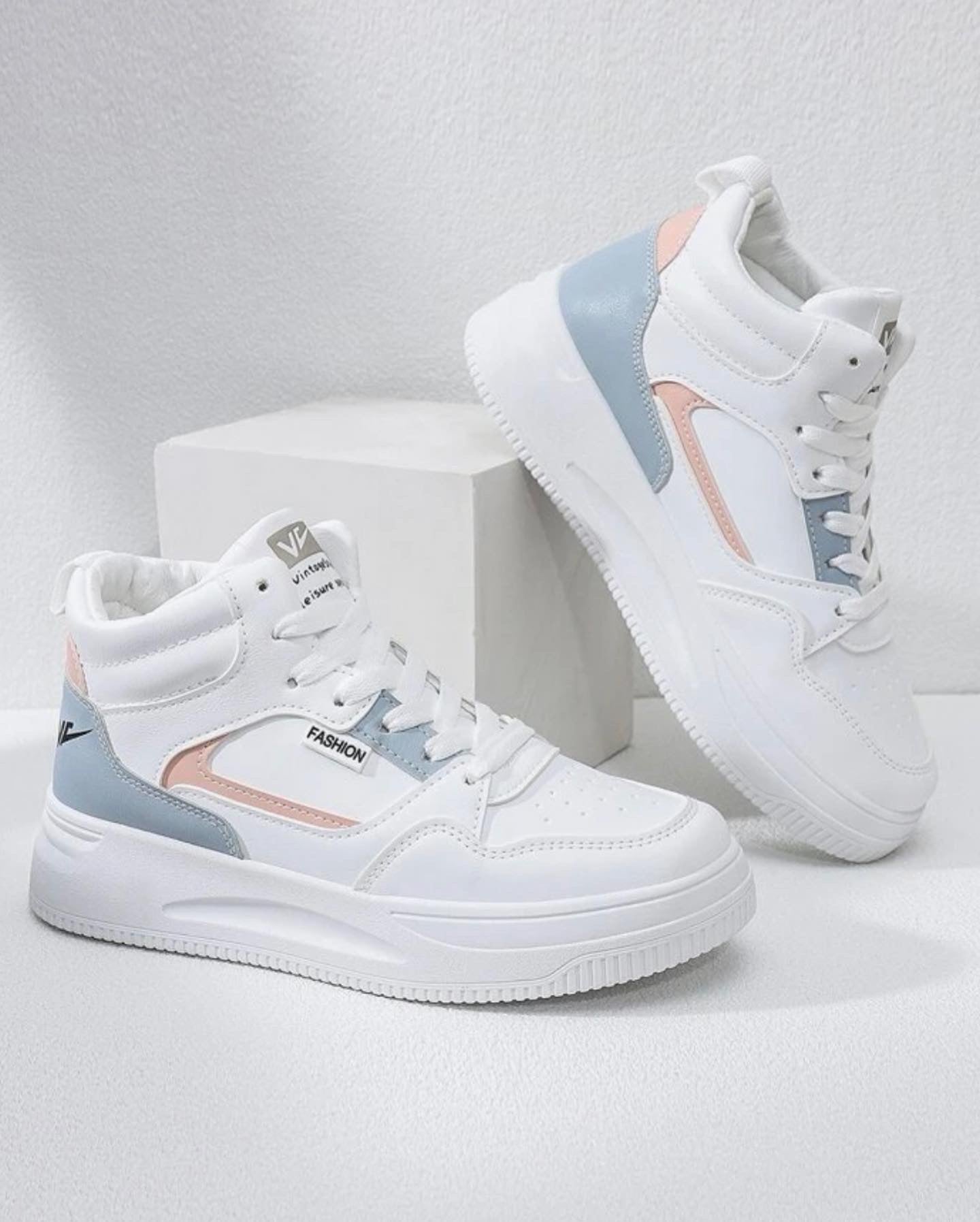 Colorblock lace-up front skate shoes