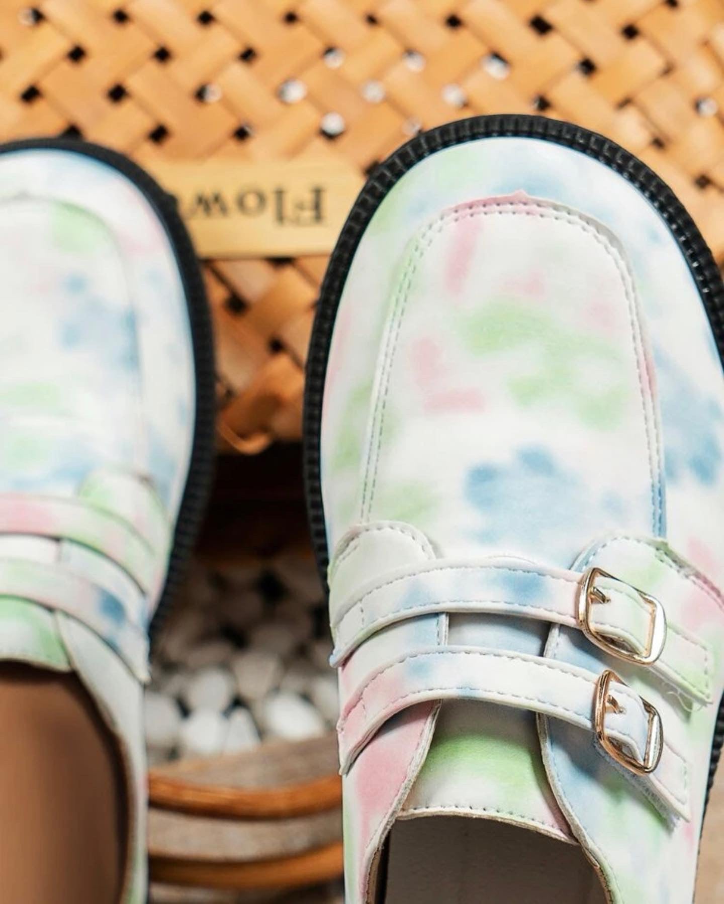 Tie dye buckle decor flat loafers
