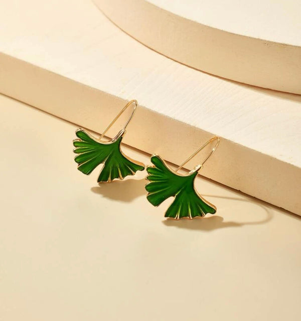 Leaf decor drop earrings