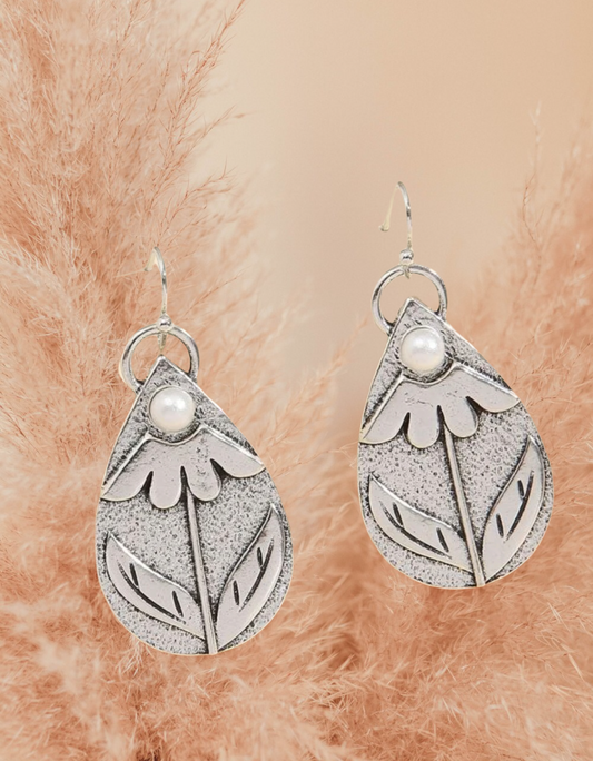 Vintage inspired pearl decor floral dangle earrings