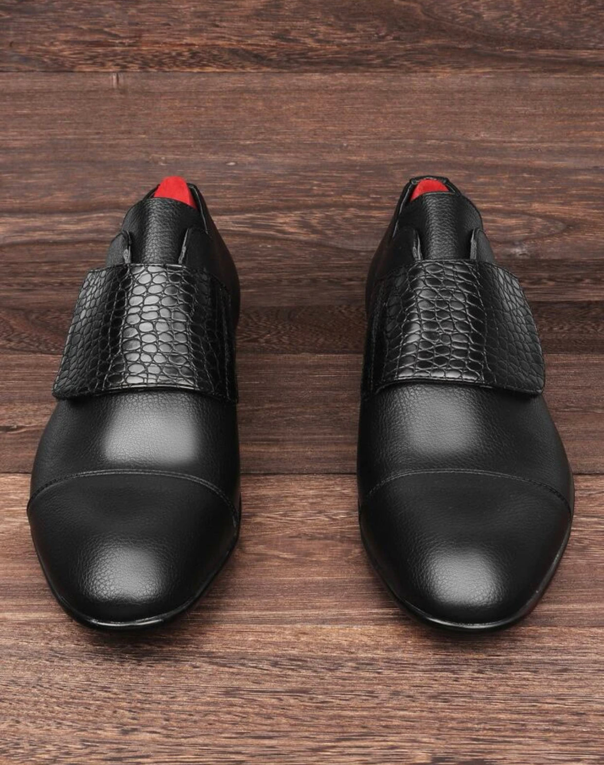 Men’s crocodile embossed loafers