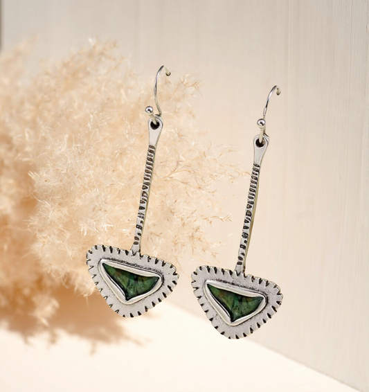 Geometric green decor arrow dangle earrings
