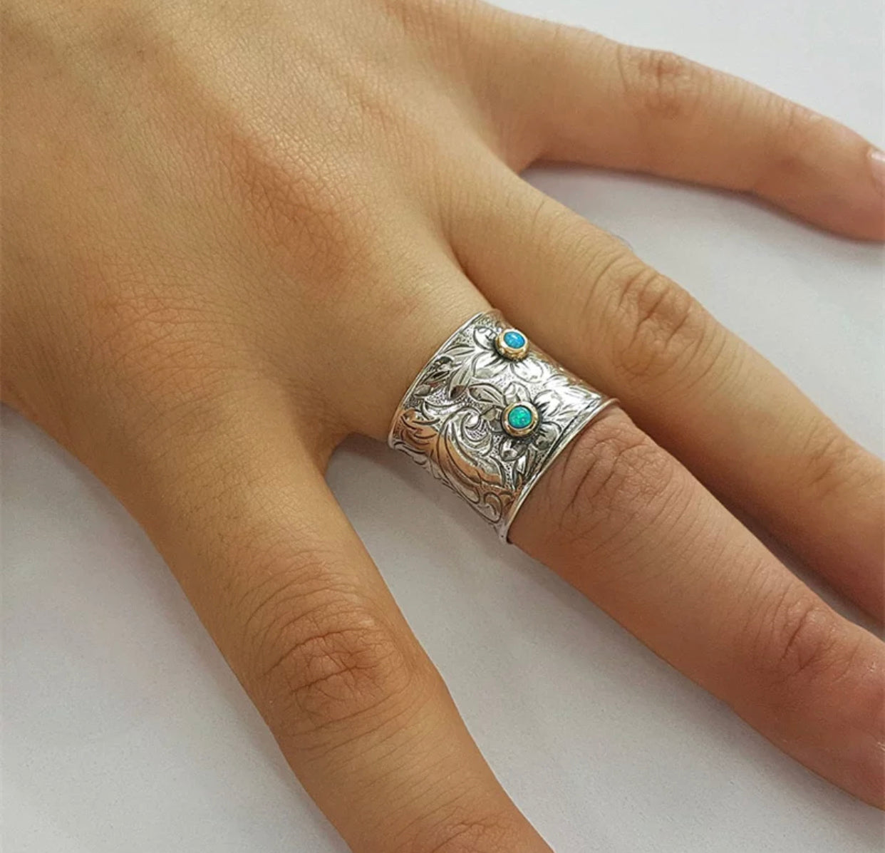 Vintage Sliver Color blue Opal style Petal Pattern Rings