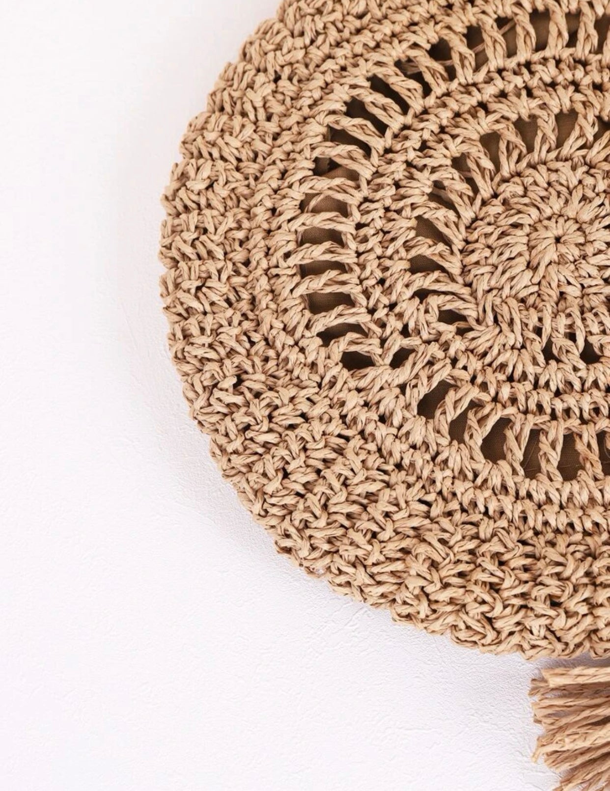Tassel decor straw bag