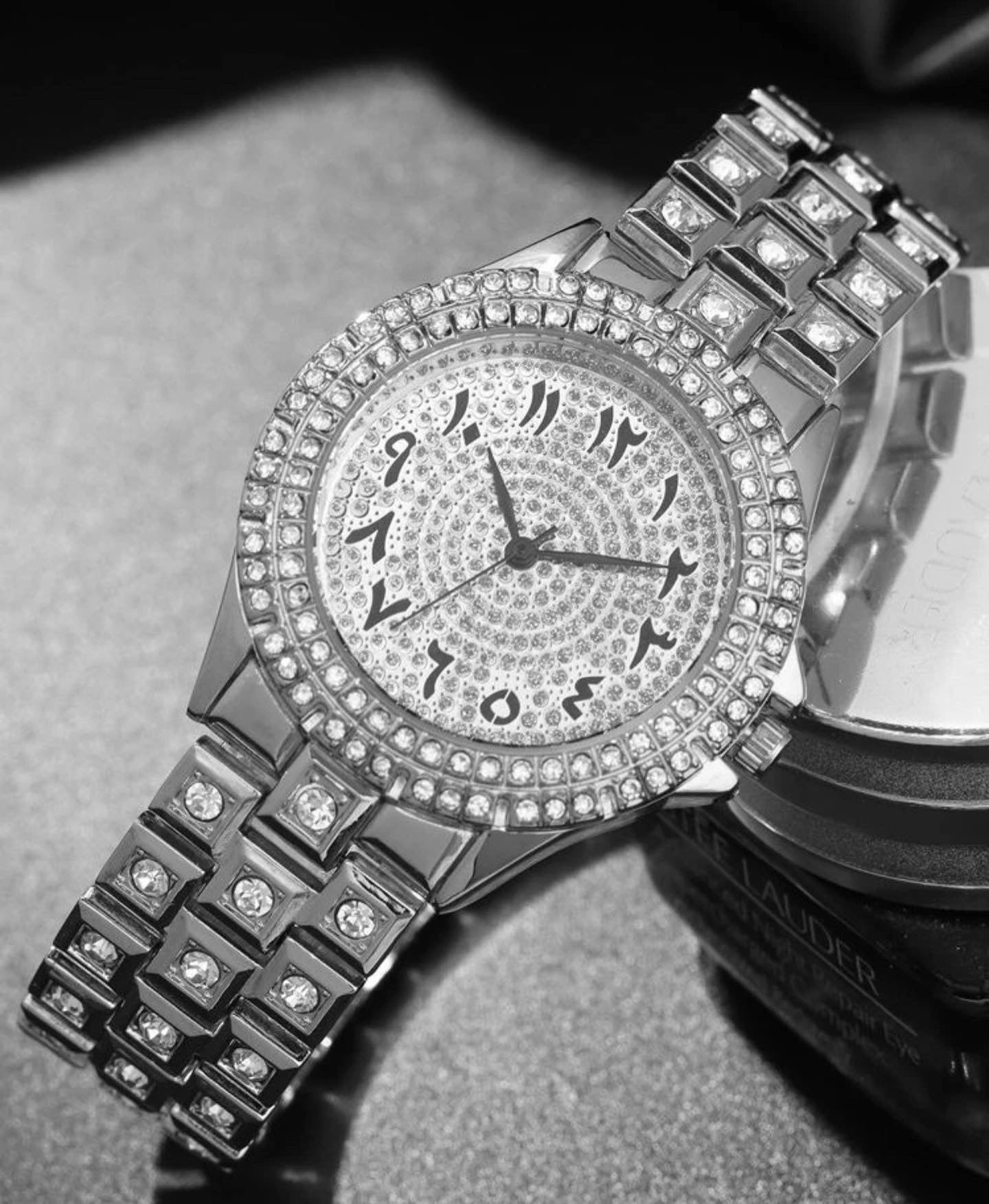 Rhinestone decor round pointer quartz watch & & 4pcs jewelry set