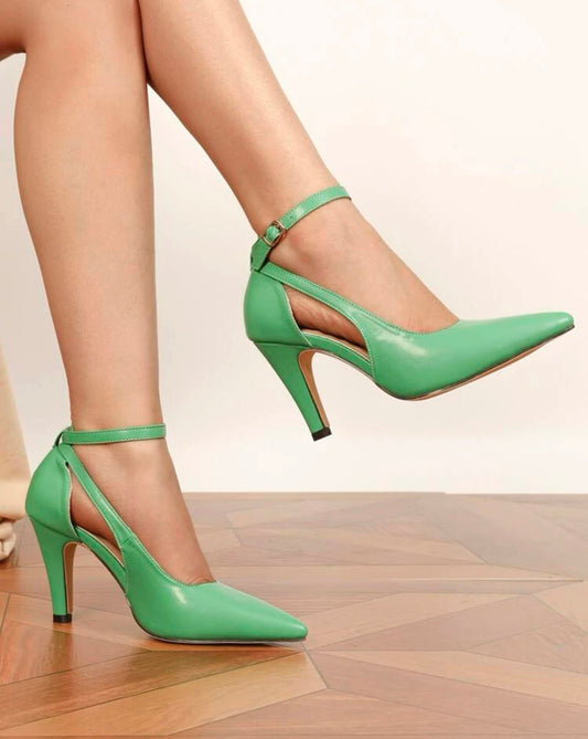 Point toe come heeled ankle strap pumps