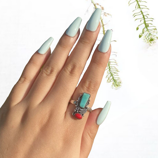 Leaf & geometric decor ring. Size 8.