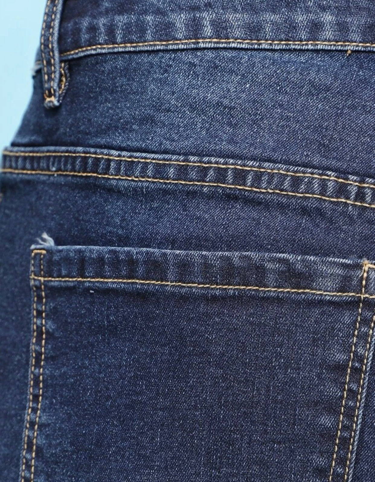 Men’s ripped frayed trim bleach wash denim shorts