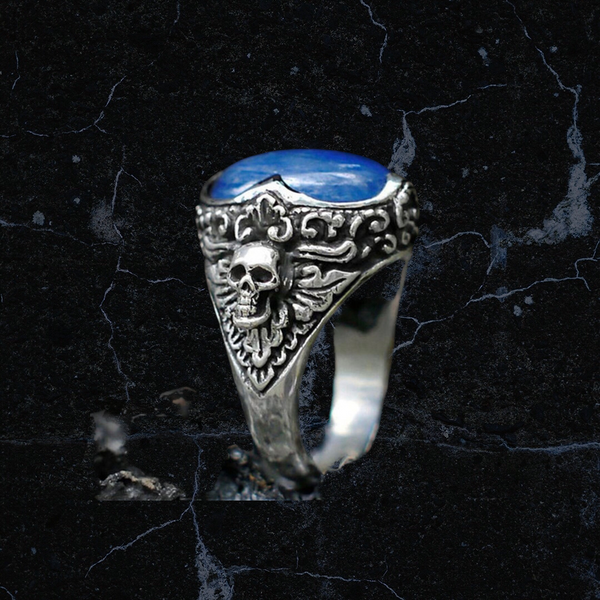 Men’s retro sapphire inspired skull ring. Size 11.