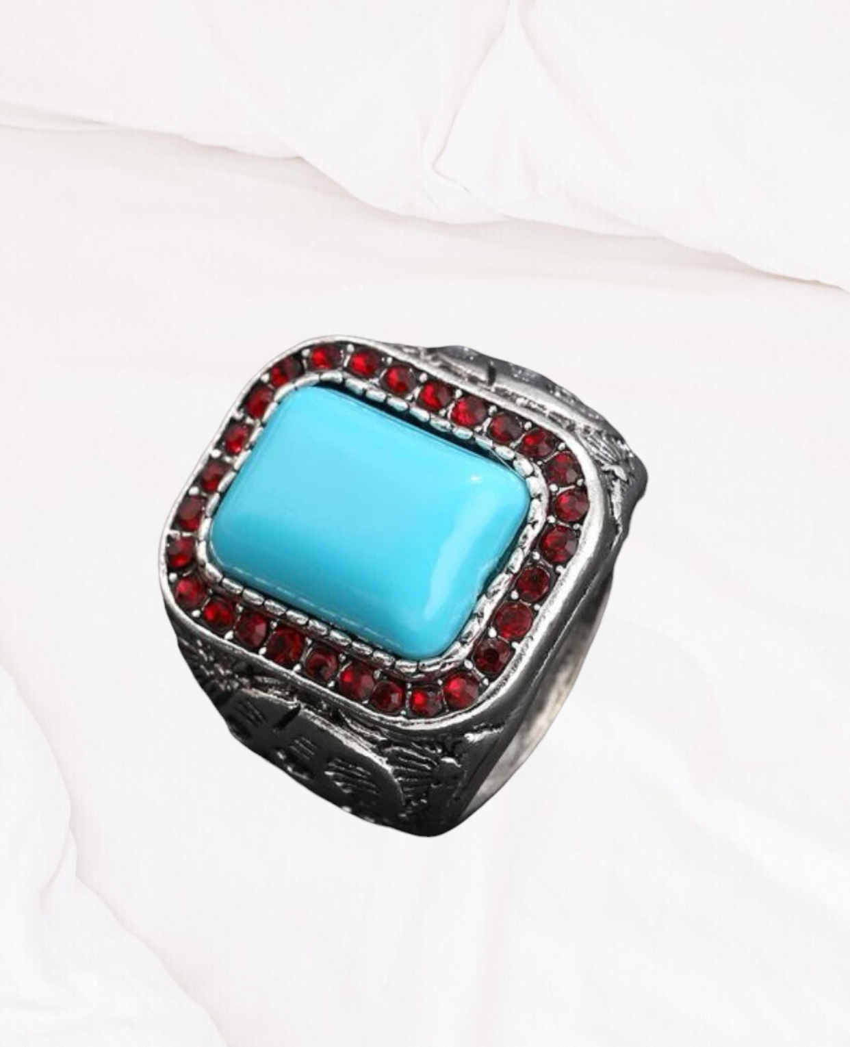 Men’s rhinestone & turquoise & skull decor statement ring. Size 9.