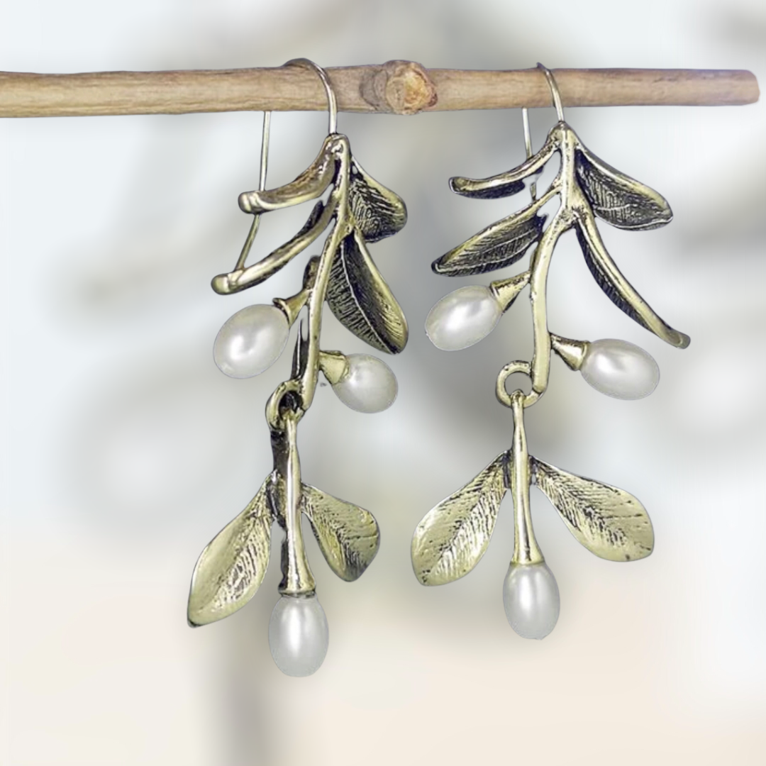 Gorgeous pearl design leaf drop earrings
