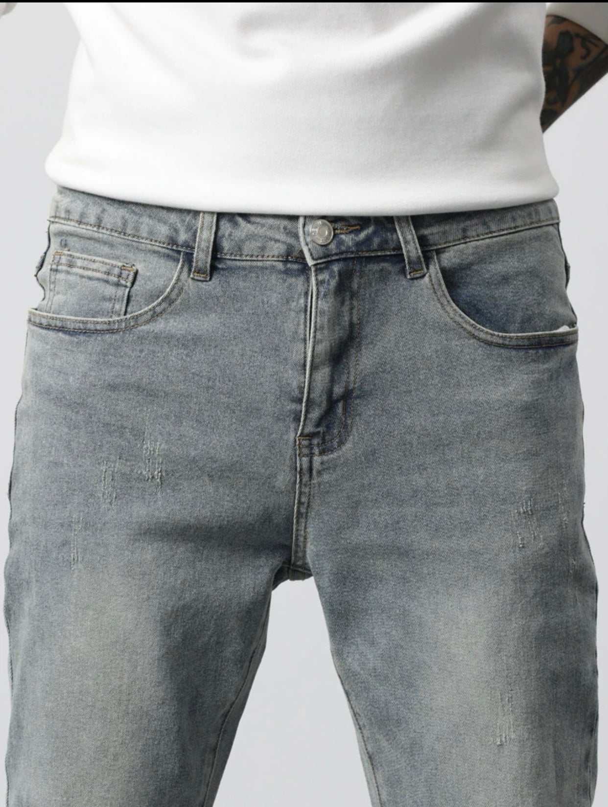 Men’s bleach wash ripped skinny jeans