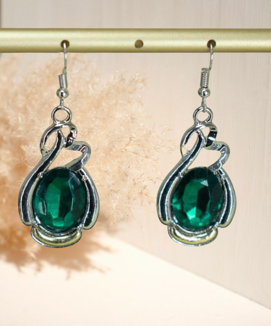 Green rhinestone decor dangle earrings