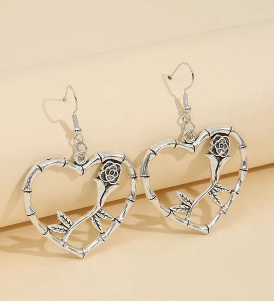 Heart decor dangle earrings