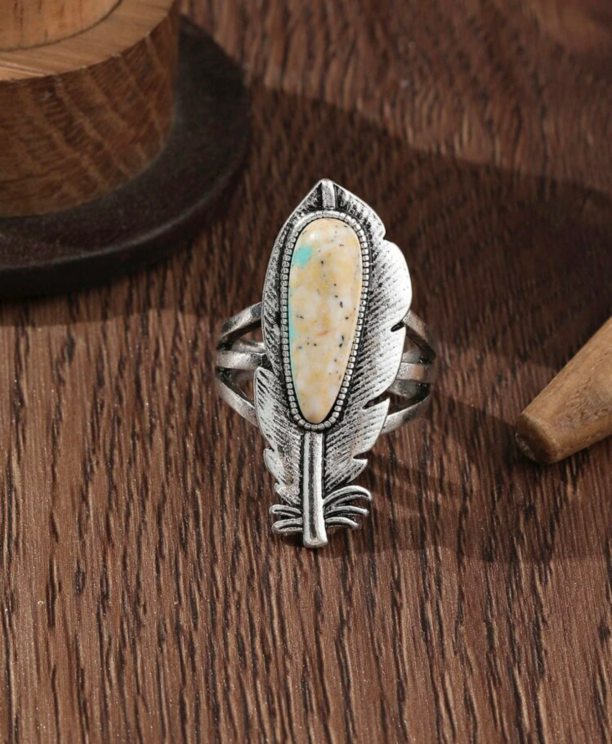 Feather decor ring. Sizes 6-10