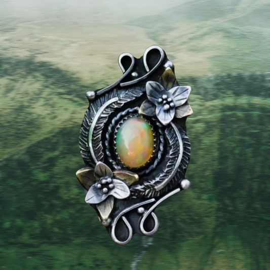 Creative Vintage Flower Decor statement ring.