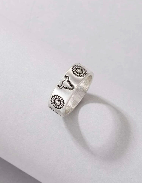 Flower & Bull Head Pattern Ring