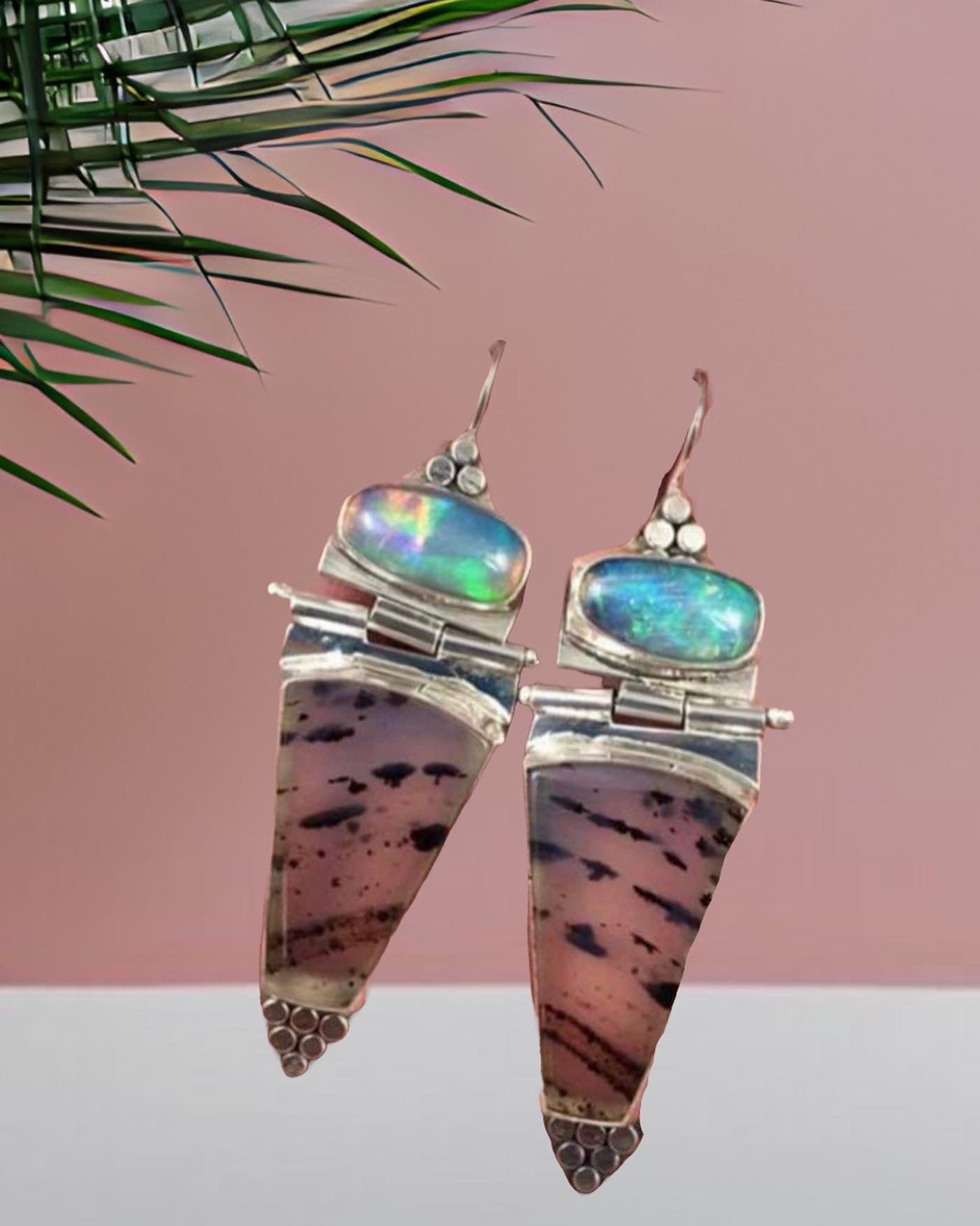Elegant and fashionable drop earrings