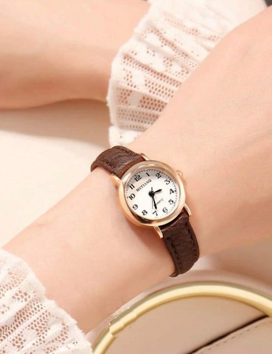 Vintage Round Pointer Quartz Watch
