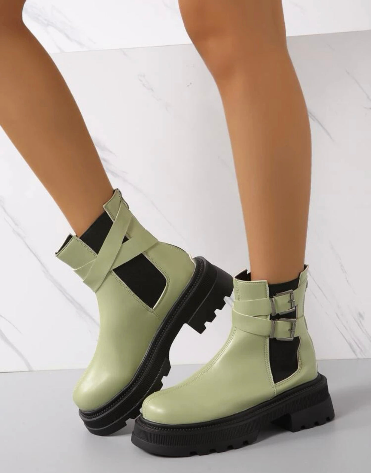 Buckle decor Chelsea Boots