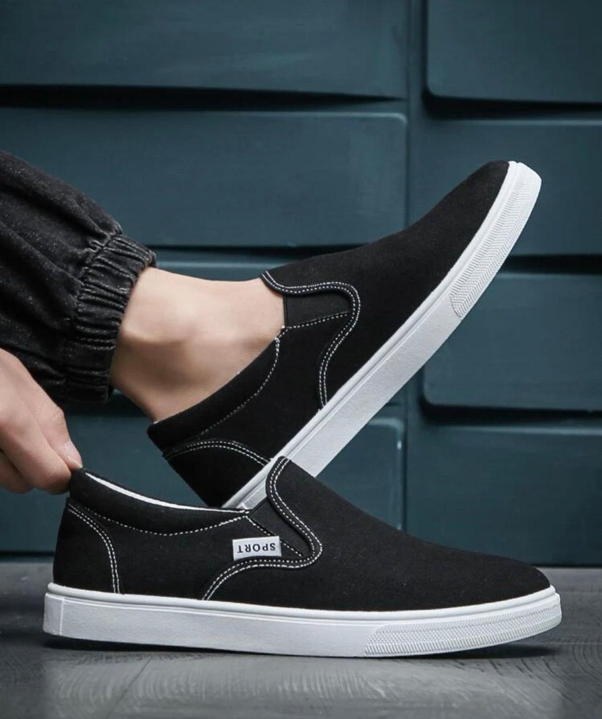 Men’s letter patch canvas shoes