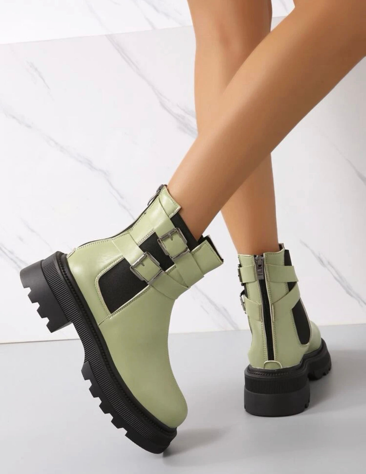 Buckle decor Chelsea Boots