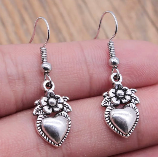 Flower decor dangle earrings