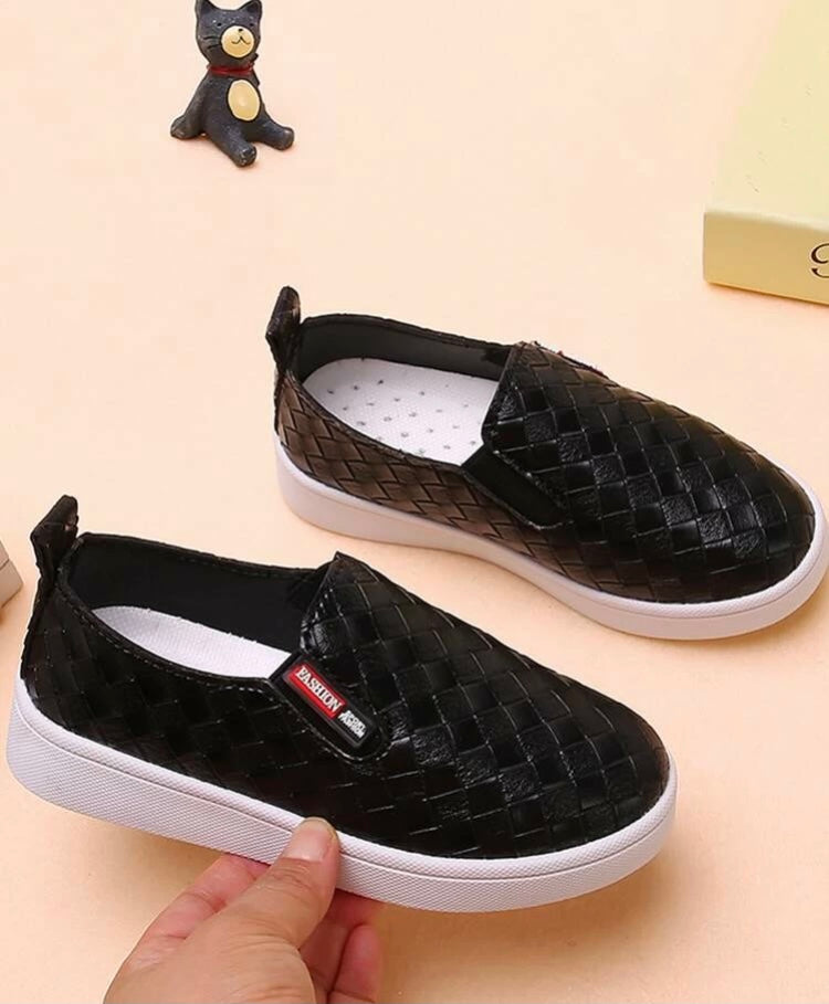 Toddler boys textured slip on sneaker