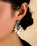 White stone decor drop earrings