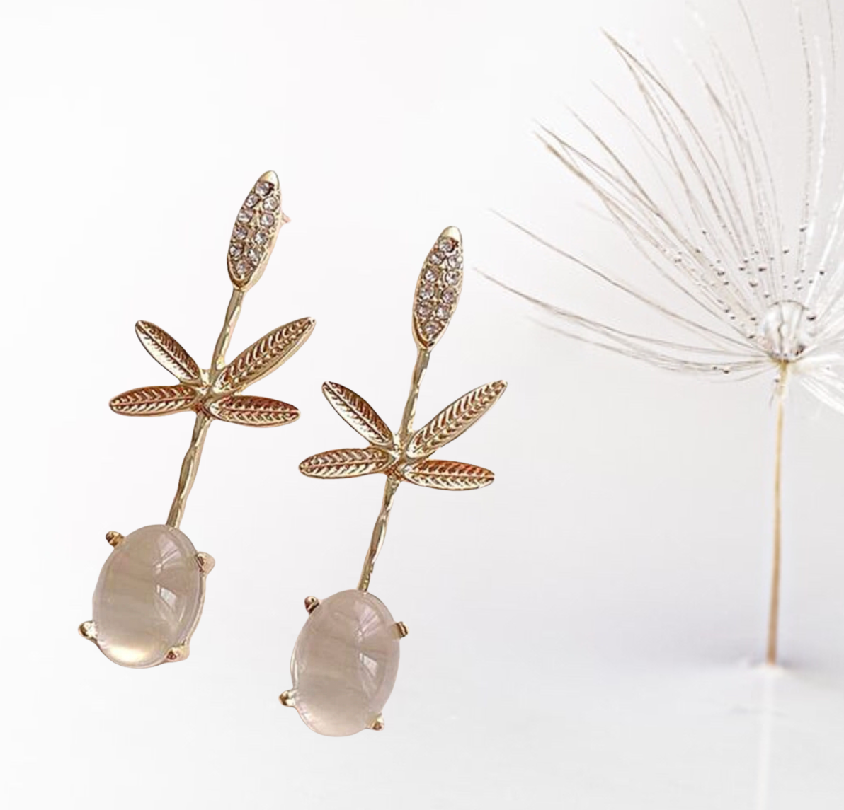 Oval & leaf decor stud earrings